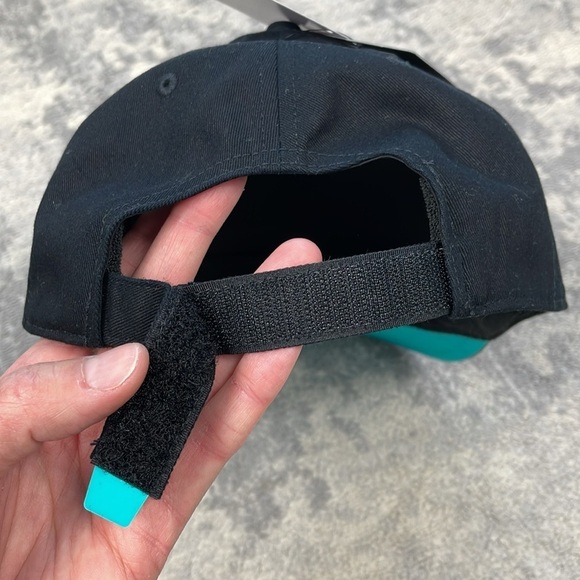 NWT Mercedes AMG Petronas F1 Logo Cap Baseball Hat Black Marriott Logo OS - Picture 11 of 11